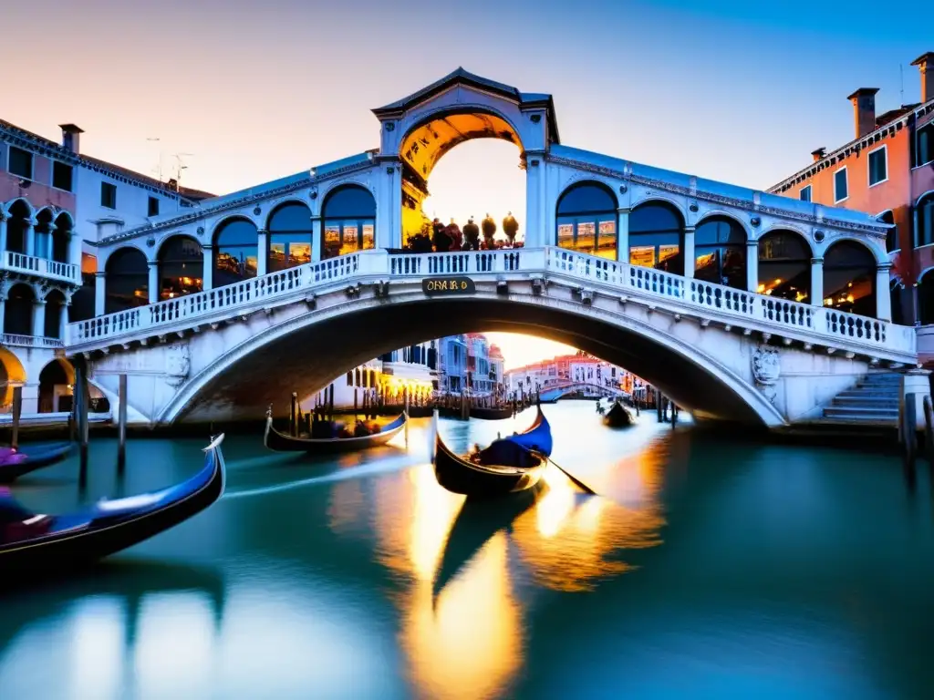 Explorando Venecia desde sus canales: Atardecer en el icónico Puente de Rialto, con góndolas deslizándose por el pintoresco Gran Canal