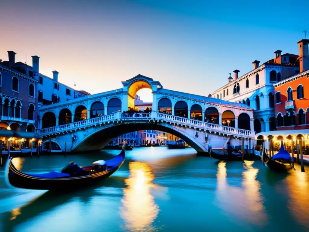 Explorando Venecia desde sus canales: el icónico Puente de Rialto, góndolas y edificios históricos bañados por la cálida luz del atardecer