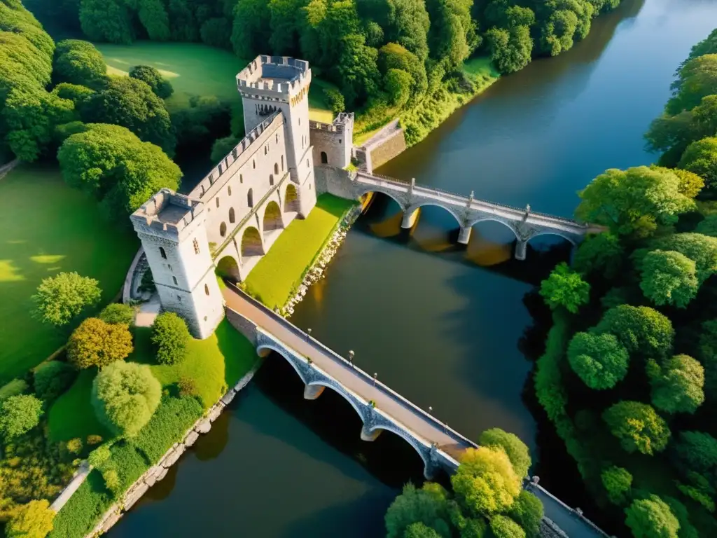 Drones capturan detalle del puente histórico y su conservación en un entorno natural al atardecer