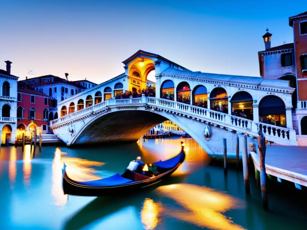 El icónico Puente de Rialto bañado por la cálida luz dorada del atardecer en Venecia, con góndolas en el Gran Canal