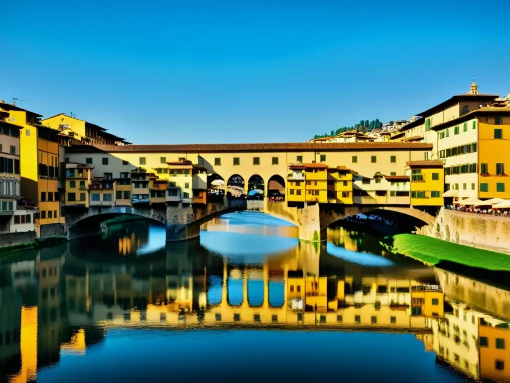 Imagen detallada del impresionante puente gótico de Ponte Vecchio en Florencia, con tiendas y cálida luz del atardecer