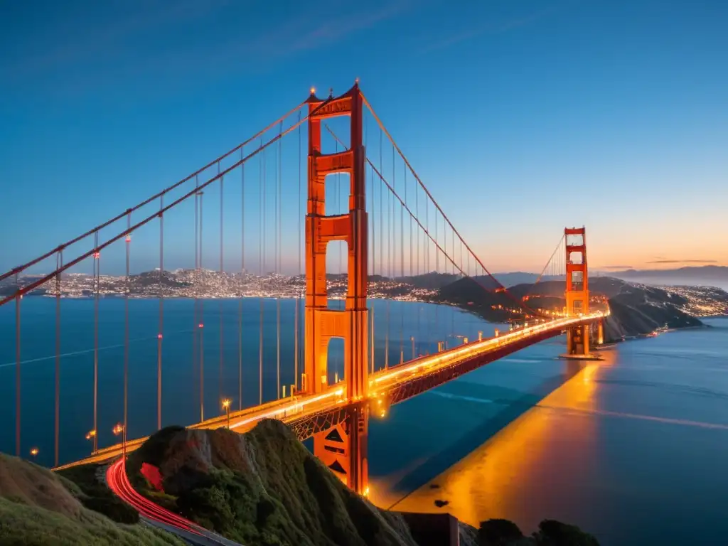 Vista nocturna de puente Golden Gate, iluminación amigable medio ambiente resalta su grandeza y belleza en reflejo sobre el agua